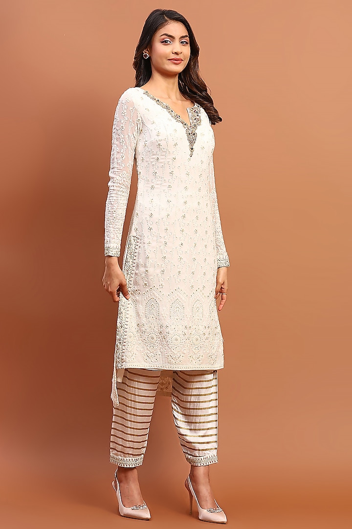 White Chikankari Embroidered Kurta Set by Soniya G at Pernia's Pop Up Shop