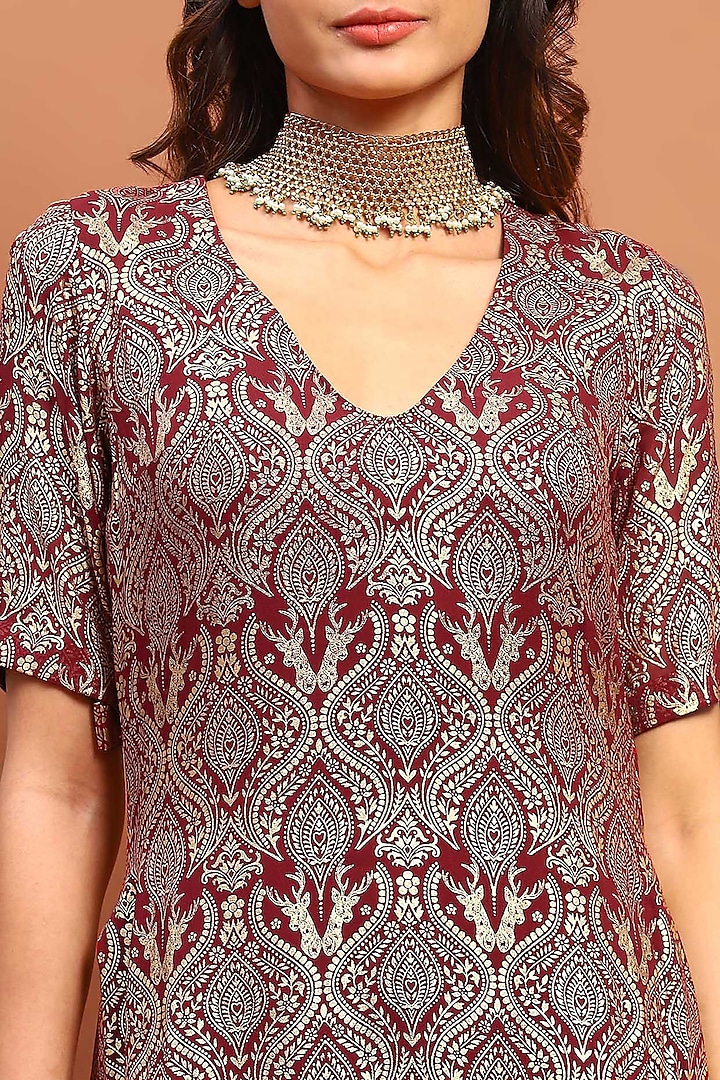 Maroon Cotton Blend Foil Printed Kurta Set by Soniya G at Pernia's Pop Up Shop