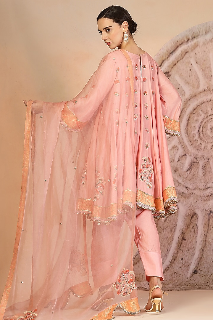 Powder Pink Muslin Silk Patchwork Kurta Set by Soniya G at Pernia's Pop Up Shop