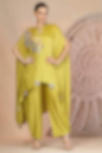 Lime Green Muslin Silk Embroidered Kurta Set by Soniya G at Pernia's Pop Up Shop