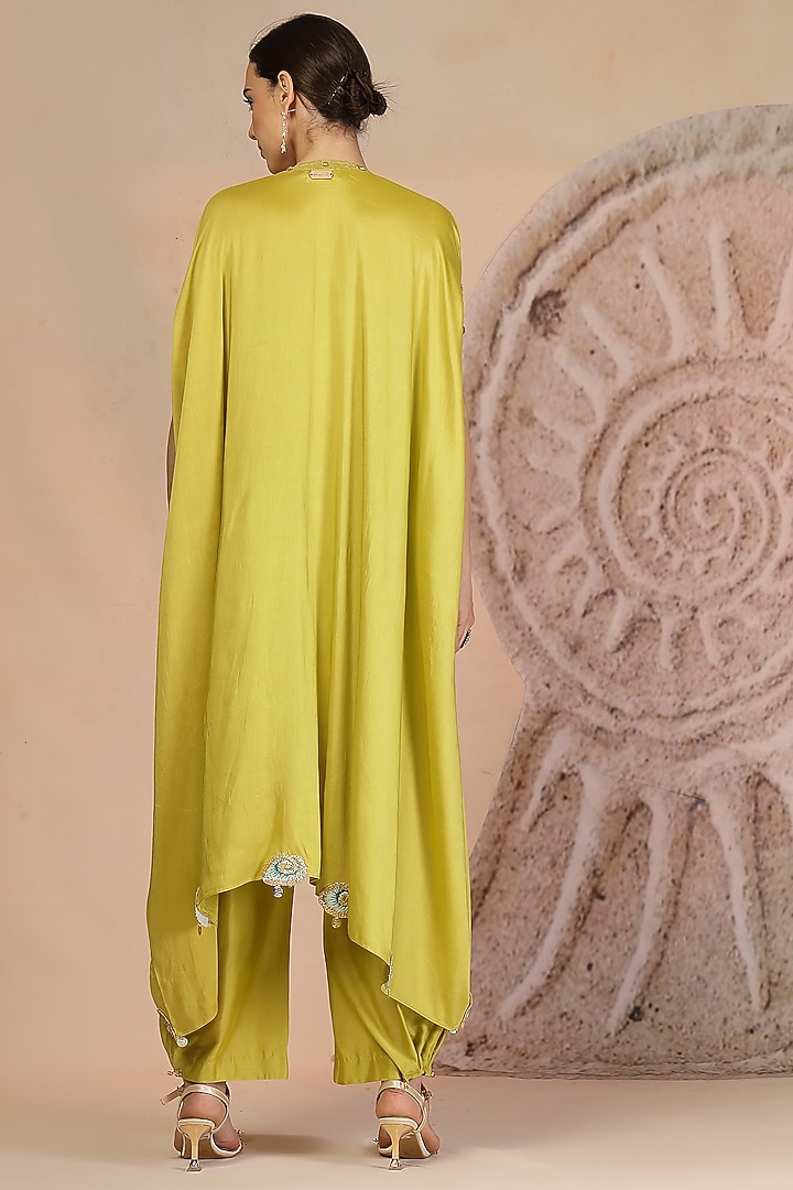 Lime Green Muslin Silk Embroidered Kurta Set by Soniya G at Pernia's Pop Up Shop