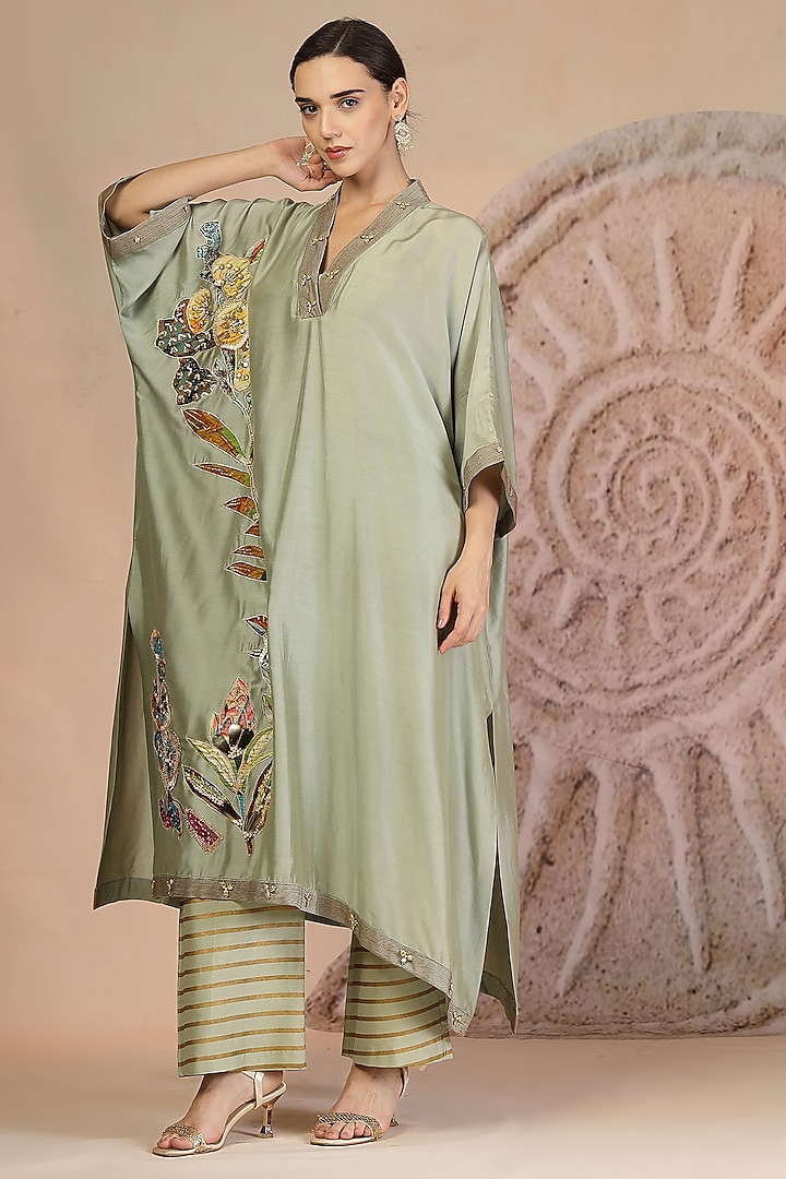 Pista Green Muslin Silk Embroidered Kurta Set by Soniya G at Pernia's Pop Up Shop