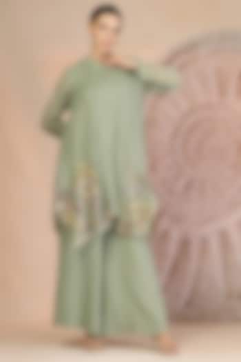 Pista Green Muslin Silk Embroidered Kurta Set by Soniya G at Pernia's Pop Up Shop