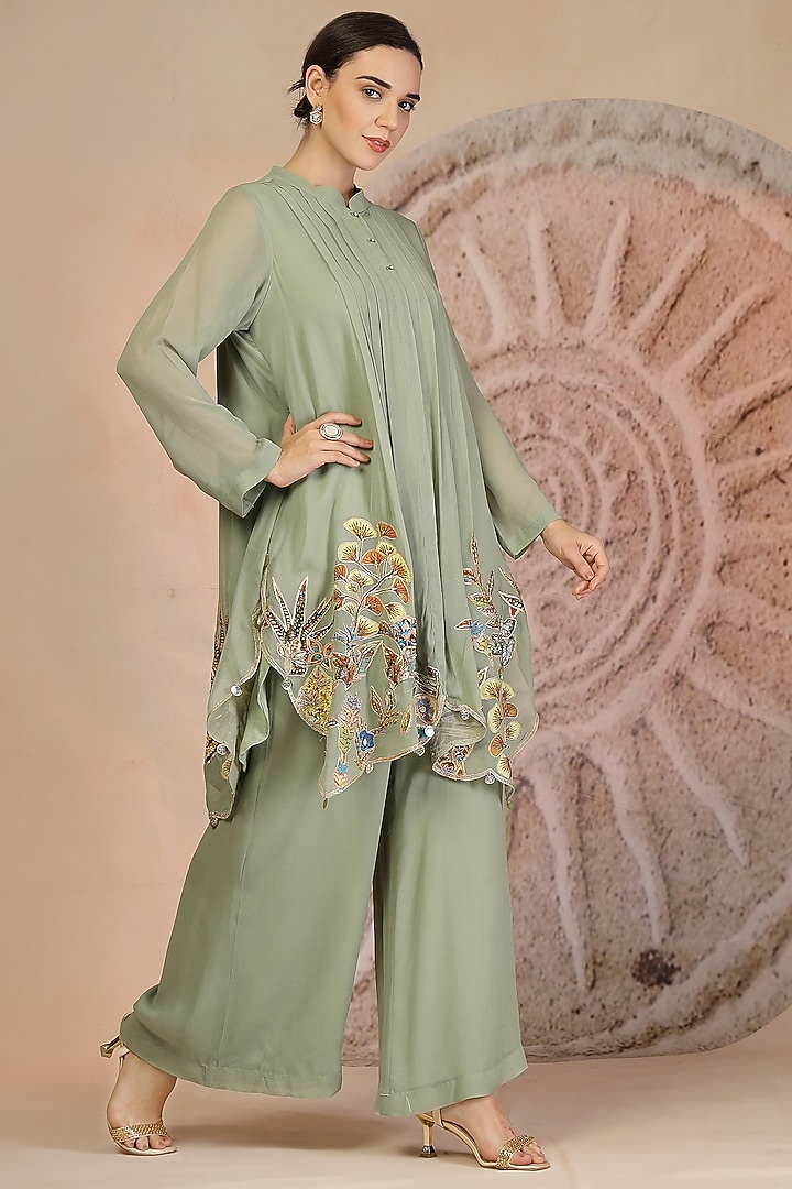 Pista Green Muslin Silk Embroidered Kurta Set by Soniya G at Pernia's Pop Up Shop