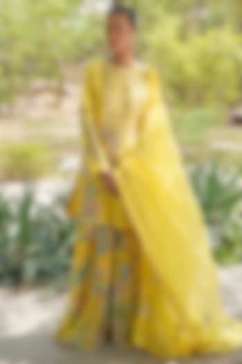 Yellow Raw Silk Printed & Embroidered Kurta Set by Soniya G at Pernia's Pop Up Shop