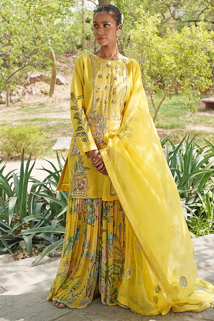 Yellow Raw Silk Printed & Embroidered Kurta Set by Soniya G at Pernia's Pop Up Shop