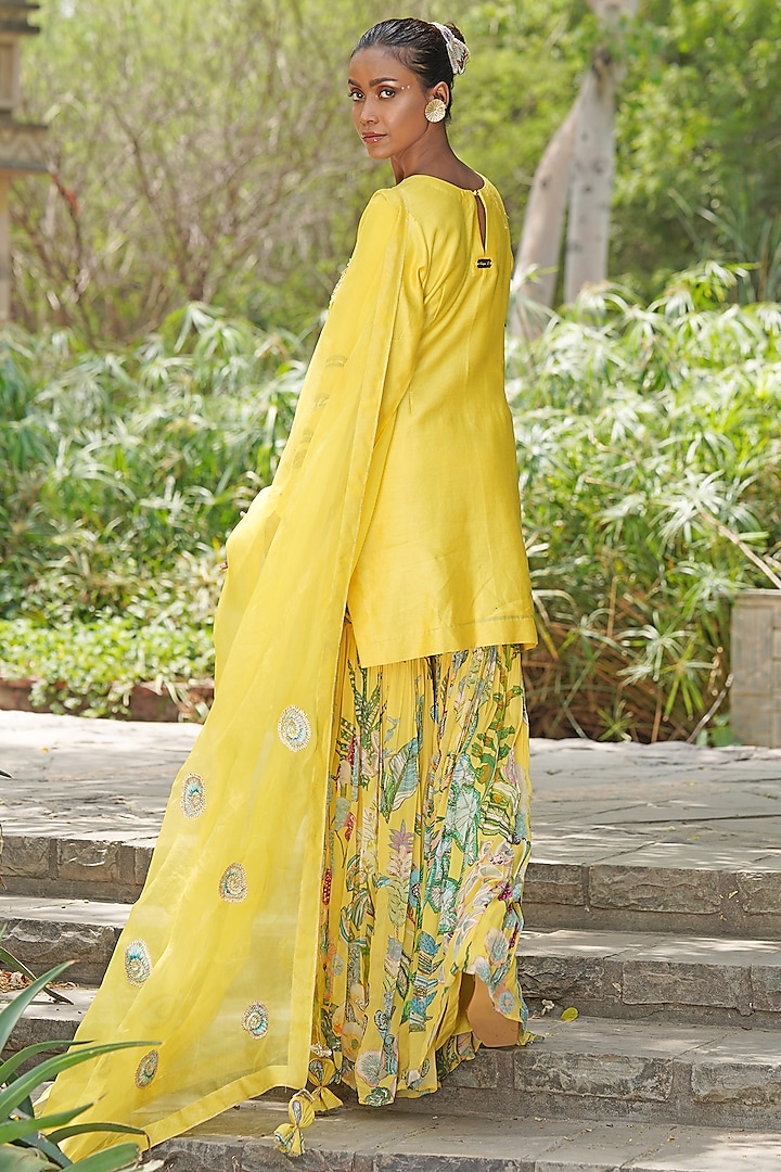 Yellow Raw Silk Printed & Embroidered Kurta Set by Soniya G at Pernia's Pop Up Shop