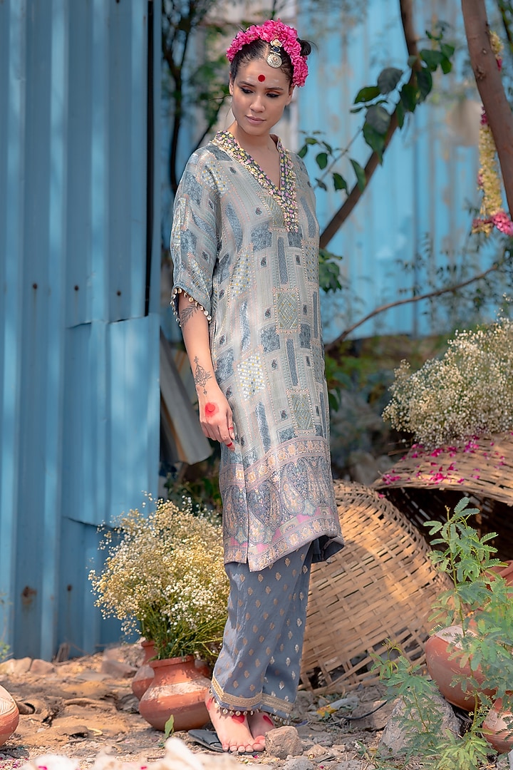 Silver Banarasi Silk Printed Kurta Set by Soniya G at Pernia's Pop Up Shop
