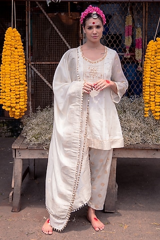Ivory Banarasi Silk Kurta Set by Soniya G