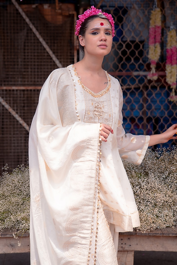 Ivory Banarasi Silk Kurta Set by Soniya G at Pernia's Pop Up Shop
