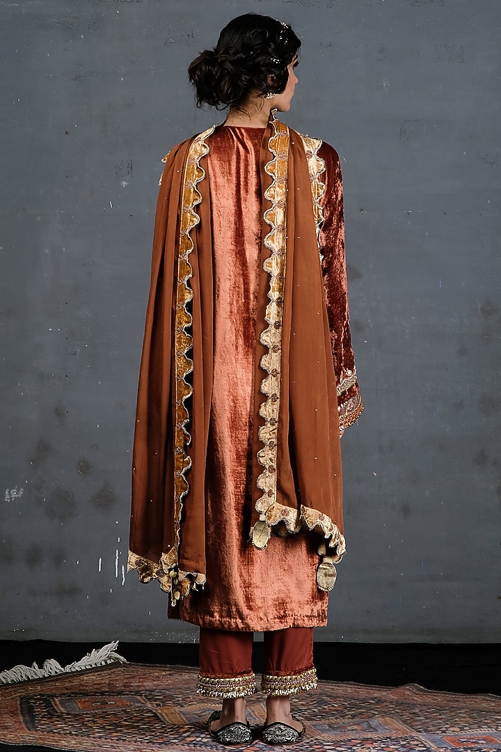 Rust Embroidered Kurta Set by Soniya G at Pernia's Pop Up Shop