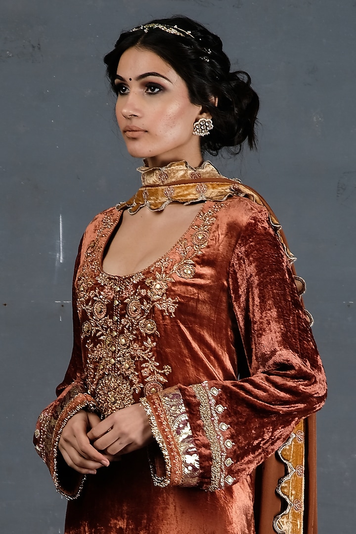 Rust Embroidered Kurta Set by Soniya G at Pernia's Pop Up Shop