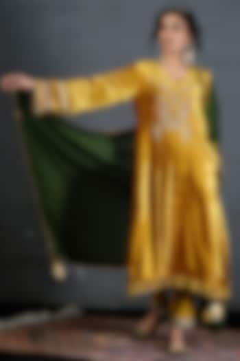 Mustard Embroidered Kurta Set by Soniya G