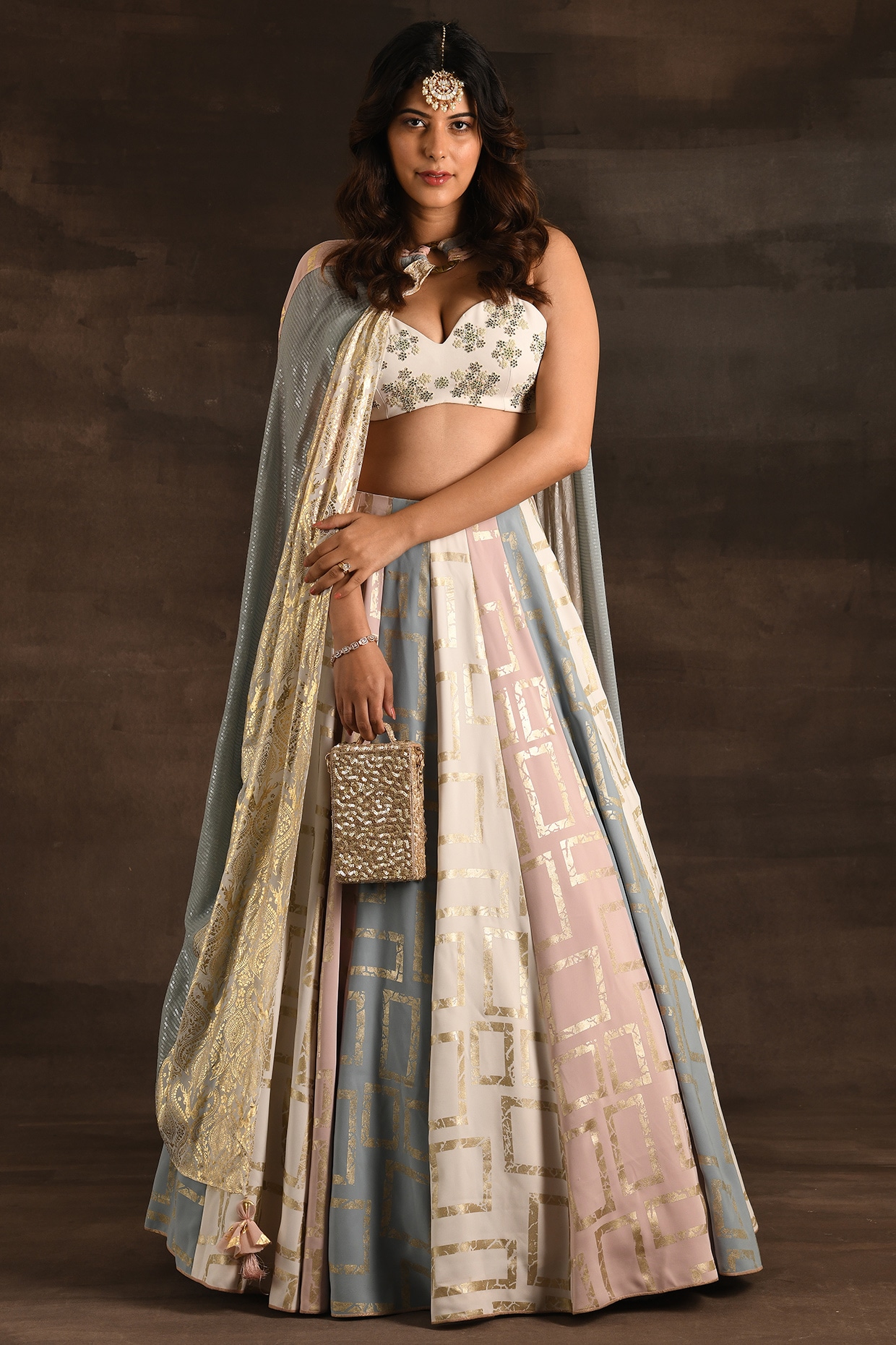 5 Chic Bridal Lehenga Choli Colour Combinations for the D-day