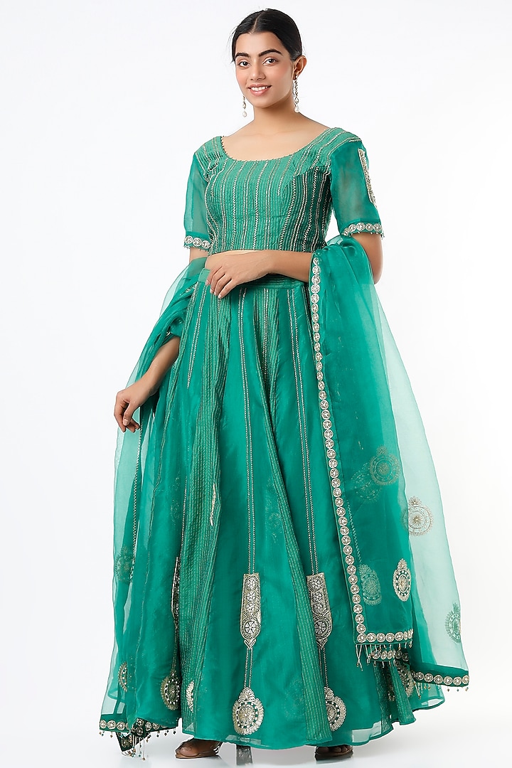 Emerald Green Embroidered Panelled Wedding Lehenga Set by Sozenkari at Pernia's Pop Up Shop