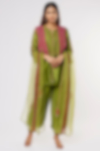 Leaf Green Chanderi Kurta Set by Sozenkari at Pernia's Pop Up Shop