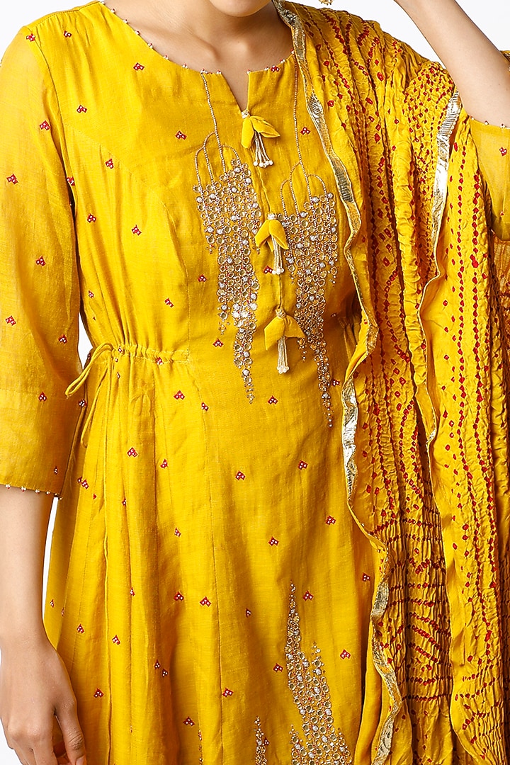 Mustard Yellow Embellished Asymmetrical Wedding Anarkali Set by SOZENKARI at Pernia's Pop Up Shop