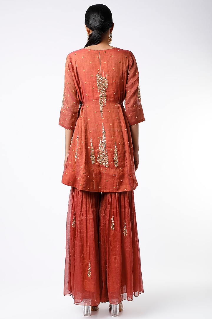 Rusty Red Embellished Asymmetrical Short Wedding Anarkali Set by SOZENKARI at Pernia's Pop Up Shop