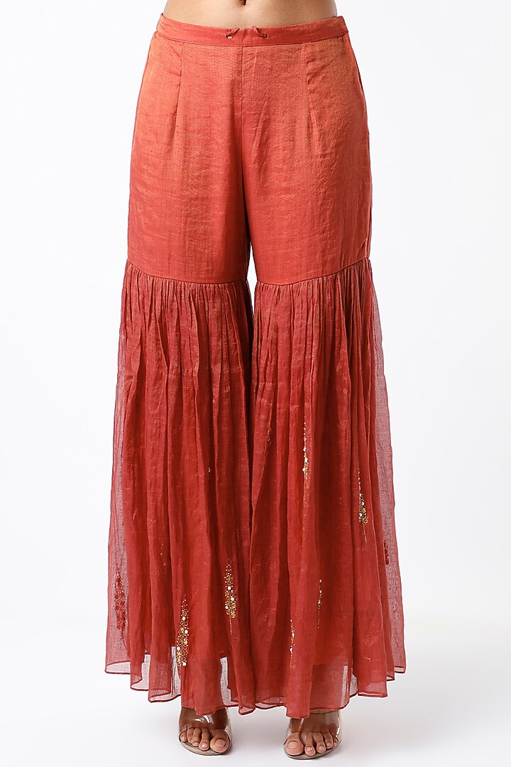 Rusty Red Embellished Asymmetrical Short Wedding Anarkali Set by SOZENKARI at Pernia's Pop Up Shop