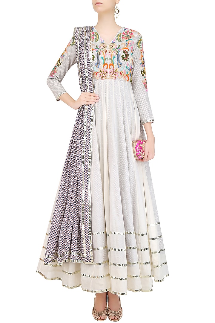 Off white floral embroidered pleated anarkali set available only at Pernia's Pop Up Shop.