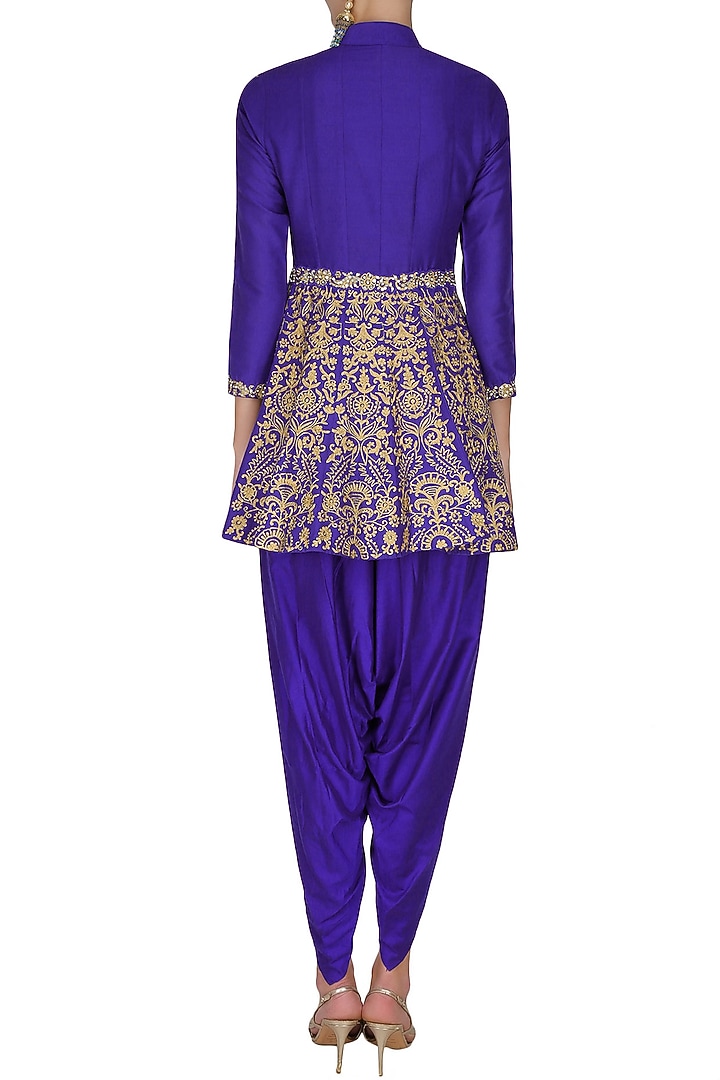 Blue floral dabka, pearls and sequins embroidered short kurta and dhoti pants set available only at Pernia's Pop Up Shop.