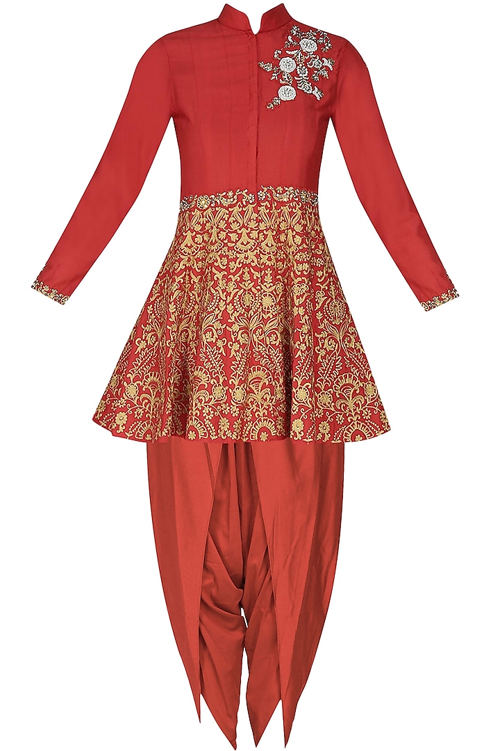 Red floral dabka, pearls and sequins embroidered short kurta and dhoti pants set by Sonali Gupta