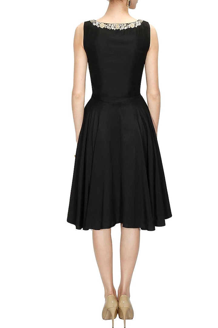 Black dabka embroidered crop top and skirt available only at Pernia's Pop-Up Shop.