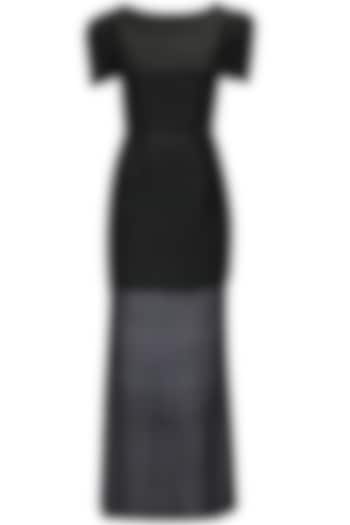Black flared gown available only at Pernia's Pop-Up Shop.