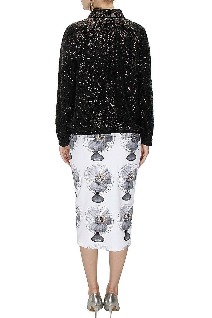 White fan print pencil skirt available only at Pernia's Pop-Up Shop.