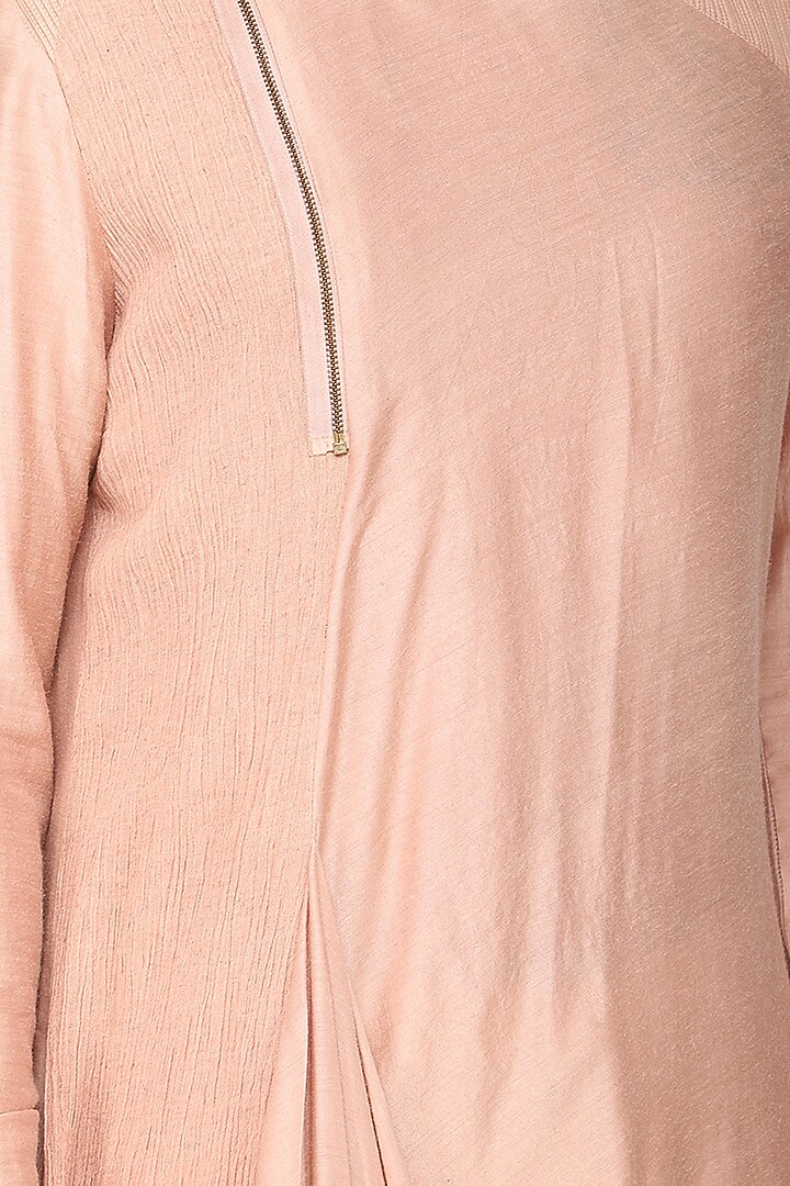 Salmon textured kurta with churidar pants available only at Pernia's Pop Up Shop.