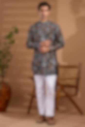 Black Blended Silk Paisley Printed Kurta by Spring Break Men at Pernia's Pop Up Shop