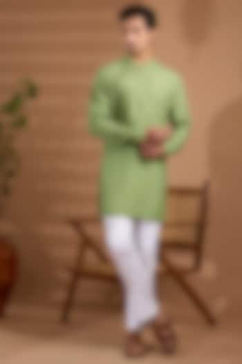 Green Blended Silk Embroidered Kurta Set by Spring Break Men at Pernia's Pop Up Shop