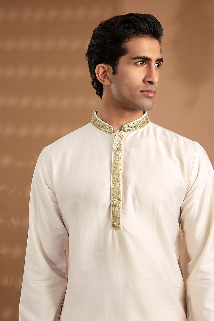 Off-White Blended Silk Embroidered Kurta Set by Spring Break Men at Pernia's Pop Up Shop