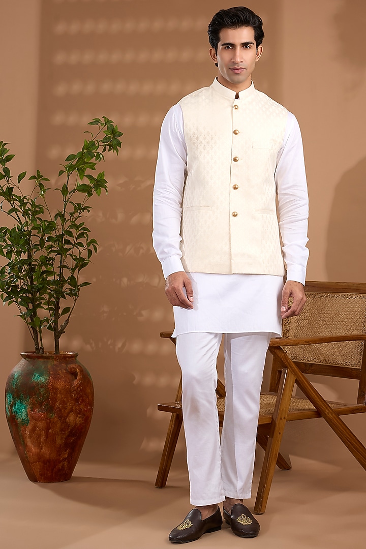 Ivory Blended Silk Embroidered Bundi Jacket Set by Spring Break Men at Pernia's Pop Up Shop