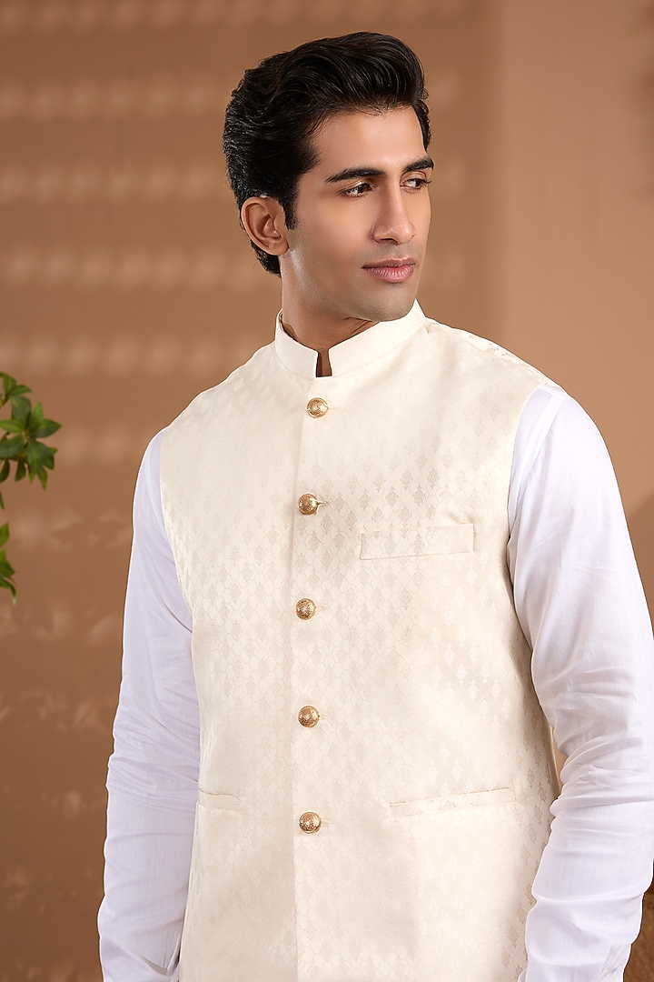 Ivory Blended Silk Embroidered Bundi Jacket Set by Spring Break Men at Pernia's Pop Up Shop