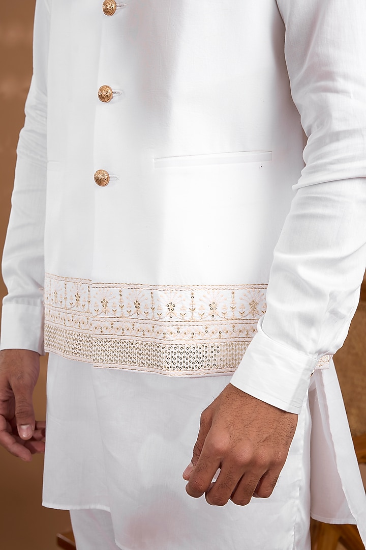 White Blended Silk Embroidered Bundi Jacket Set by Spring Break Men at Pernia's Pop Up Shop