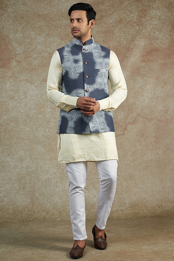 Blue Denim Printed Bundi Jacket With Kurta Set by Spring Break Men