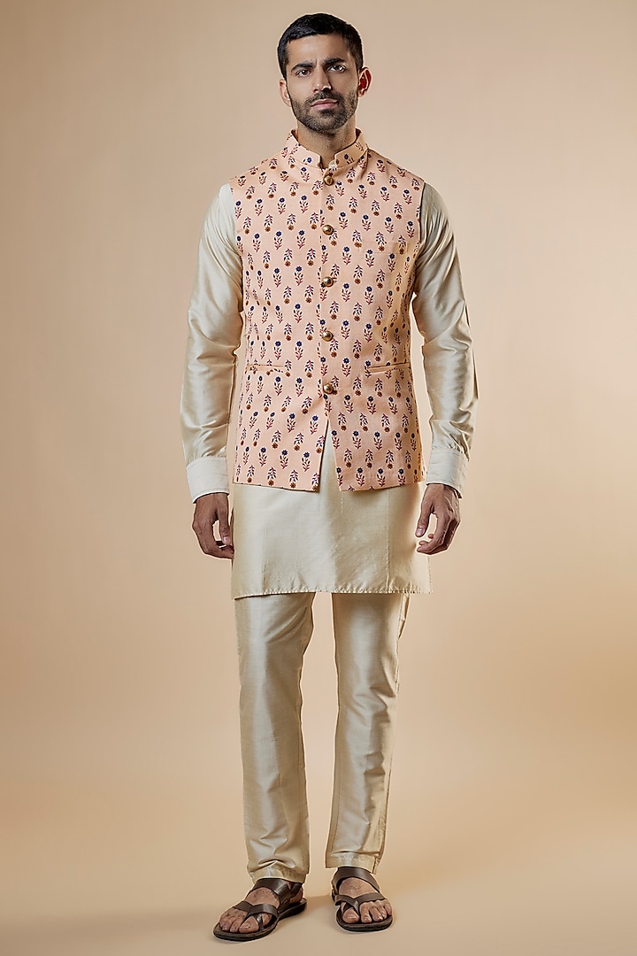 Peach Cotton Silk Floral Printed Bundi Jacket Set by Spring Break Men