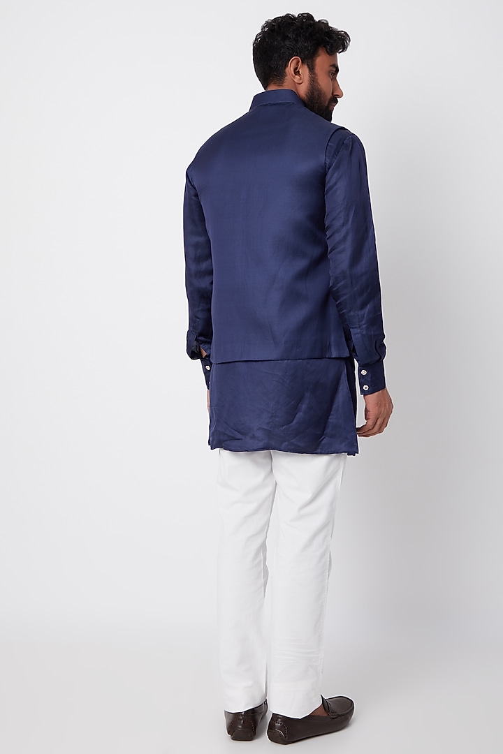 Navy Blue Bundi Jacket With Kurta Set by Spring Break Men at Pernia's Pop Up Shop
