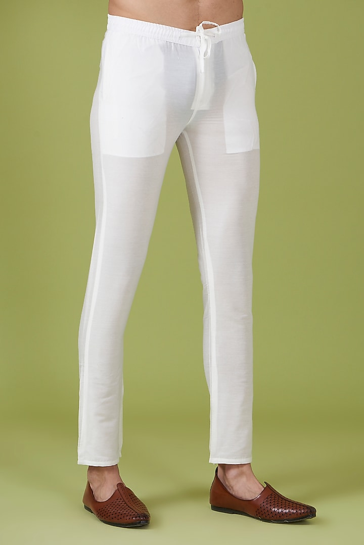 White Art Silk Applique Embroidered Kurta Set by Spring Break Men at Pernia's Pop Up Shop