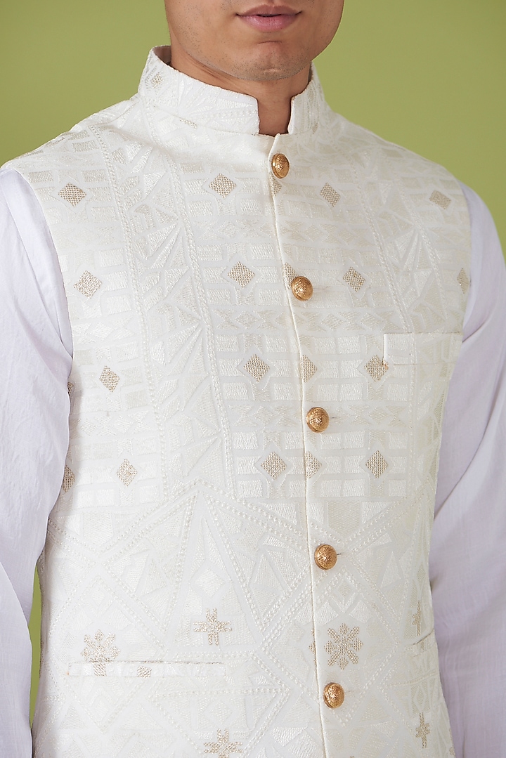 White Fabric Chikankari Embroidered Bundi Jacket by Spring Break Men at Pernia's Pop Up Shop