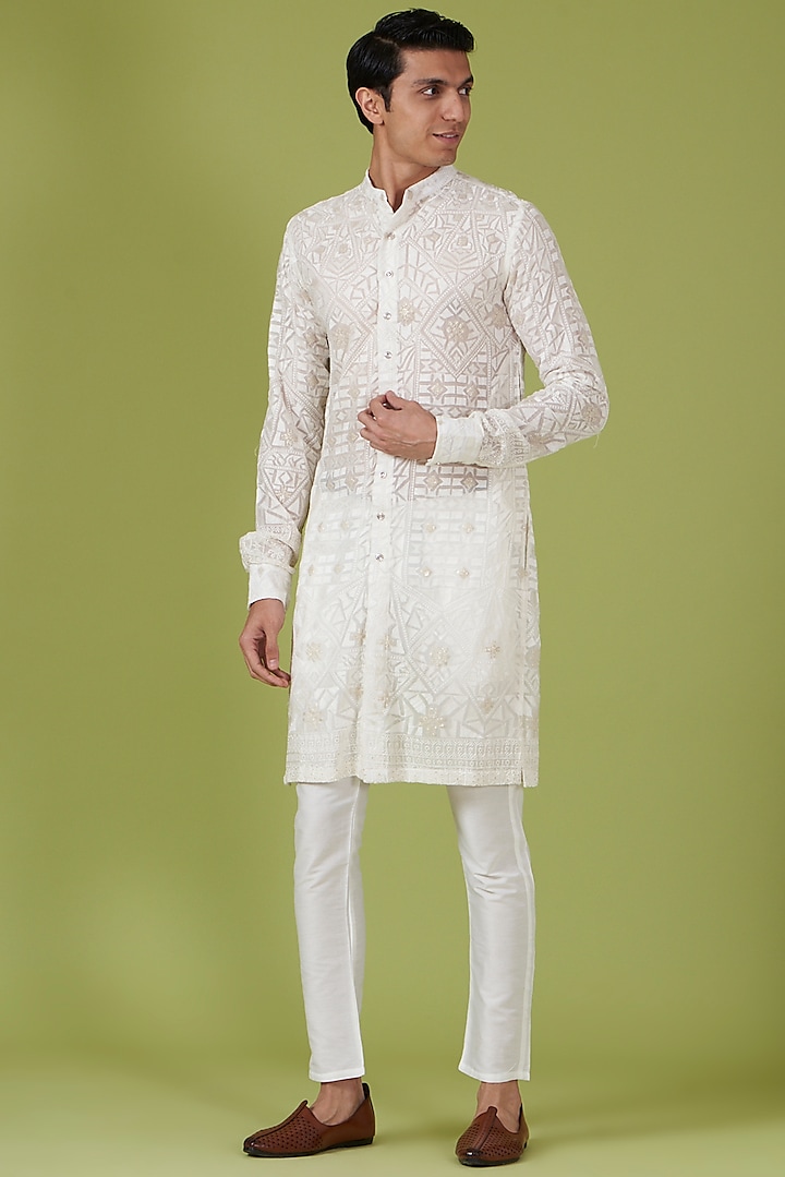 White Lucknowi Embroidered Kurta Set by Spring Break Men