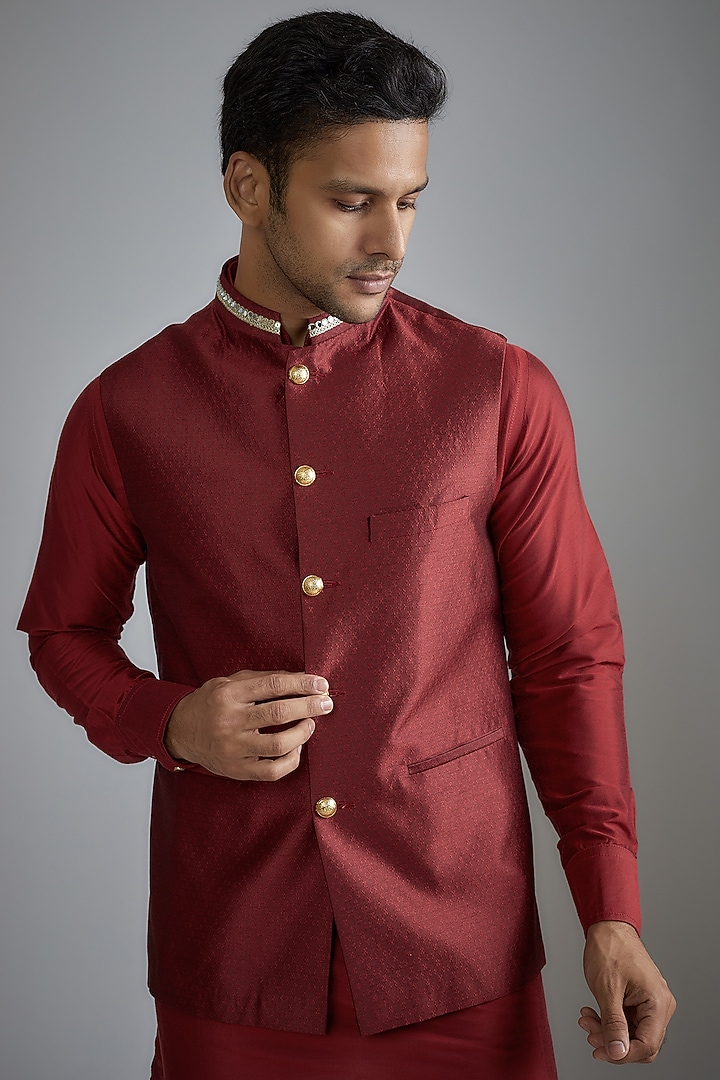 Maroon Jacquard Embroidered Bundi Jacket Set by Spring Break Men at Pernia's Pop Up Shop