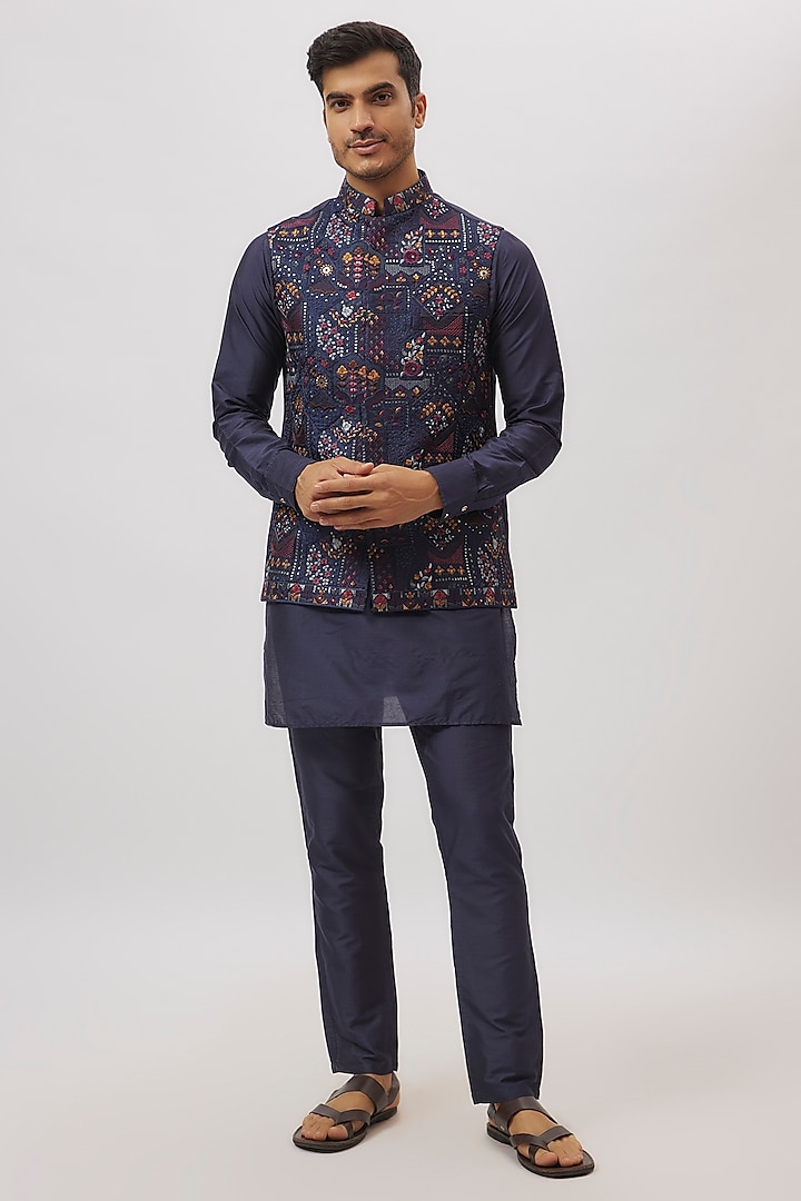 Navy Blue Cotton Silk Embroidered Bundi Jacket Set by Spring Break Men