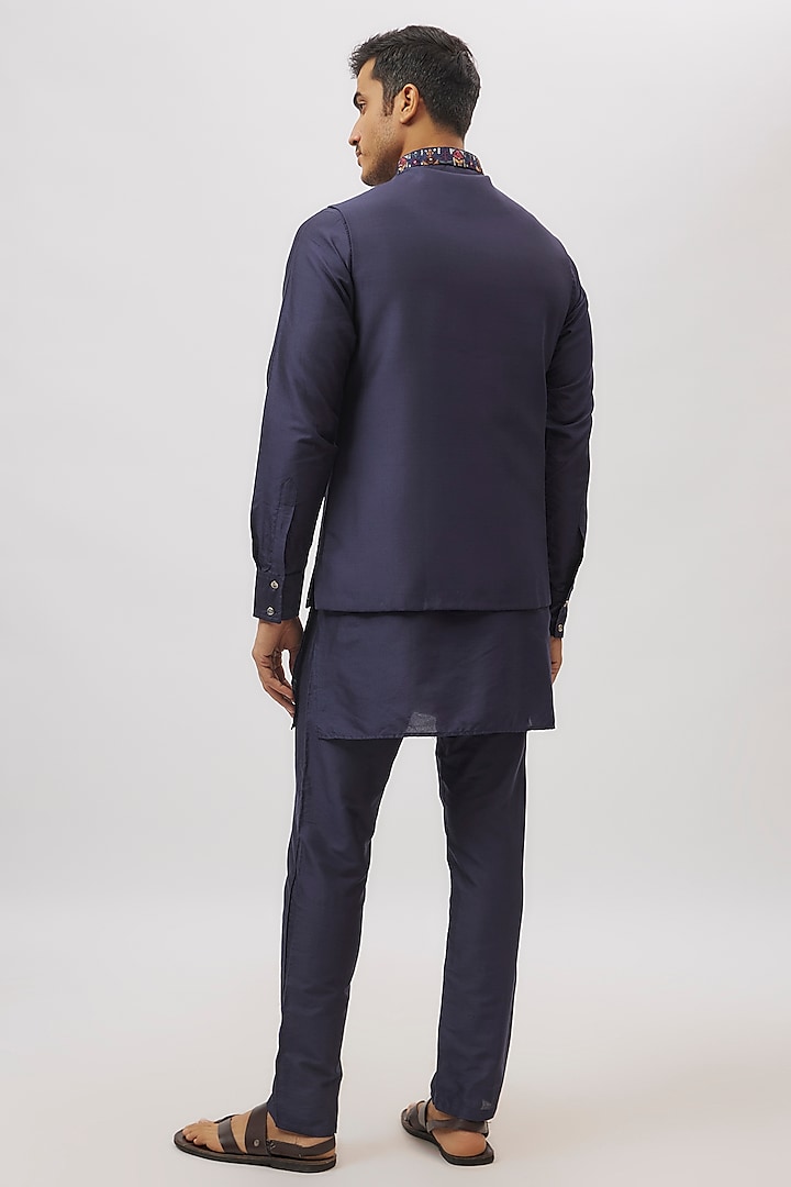 Navy Blue Cotton Silk Embroidered Bundi Jacket Set by Spring Break Men at Pernia's Pop Up Shop