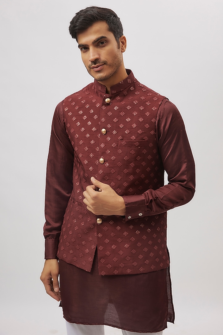 Maroon Dupion Silk Embroidered Bundi Jacket Set by Spring Break Men at Pernia's Pop Up Shop