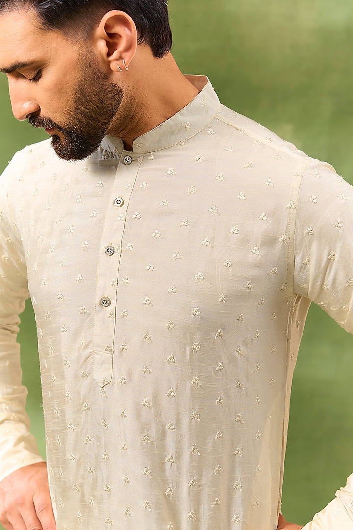 Ivory Blended Silk Embroidered Kurta Set by Spring Break Men at Pernia's Pop Up Shop