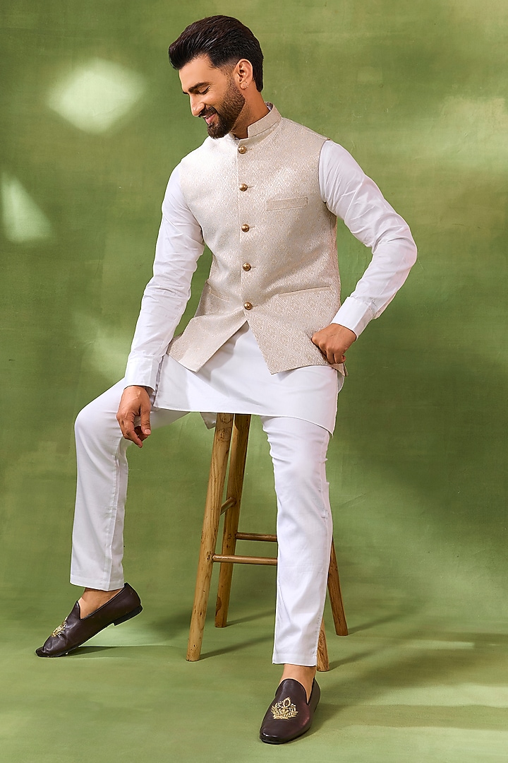 Ivory Cotton Silk Embroidered Bundi Jacket Set by Spring Break Men at Pernia's Pop Up Shop