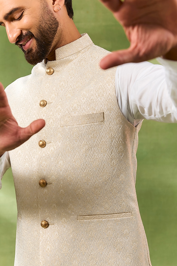 Ivory Cotton Silk Embroidered Bundi Jacket Set by Spring Break Men at Pernia's Pop Up Shop
