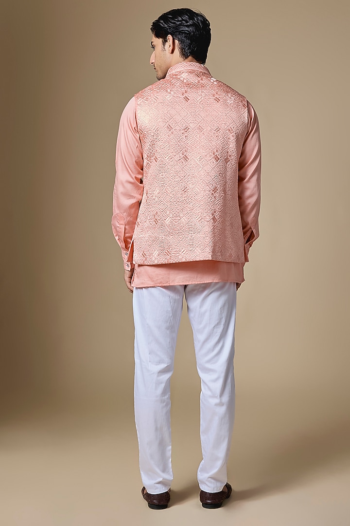 Peach Dupion Silk Machine Embroidered Bundi Jacket Set by Spring Break Men at Pernia's Pop Up Shop